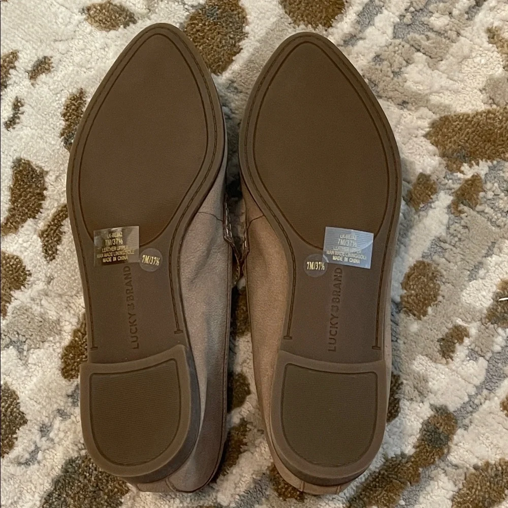 Lucky Brand Beige Leather Slip On Loafers Size 7 Flats New